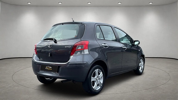 Toyota Yaris 6 of 20