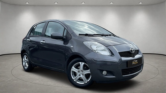 Toyota Yaris 8 of 20