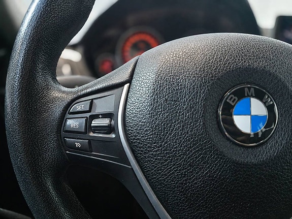 BMW 320d 18 of 28