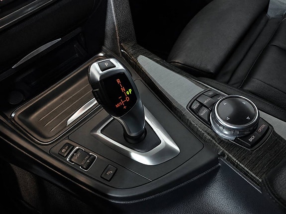 BMW 320d 24 of 28