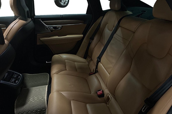 Volvo S90 14 of 30