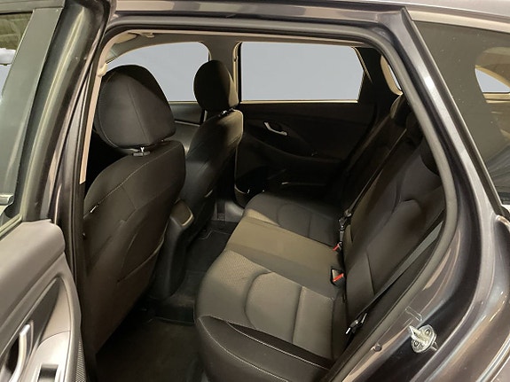 Hyundai i30 7 of 8