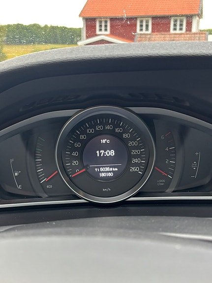Volvo V40 6 of 8