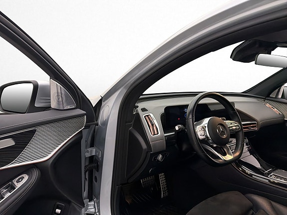 Mercedes-Benz EQC400 12 of 30