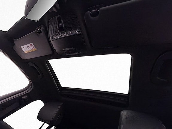 Mercedes-Benz EQC400 18 of 30