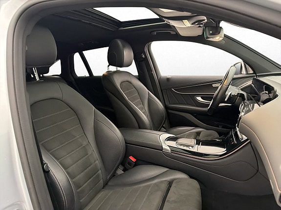 Mercedes-Benz EQC400 15 of 30