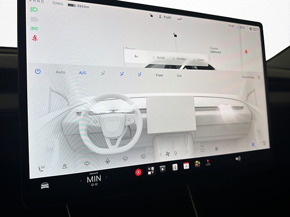Tesla Model Y 25 of 30
