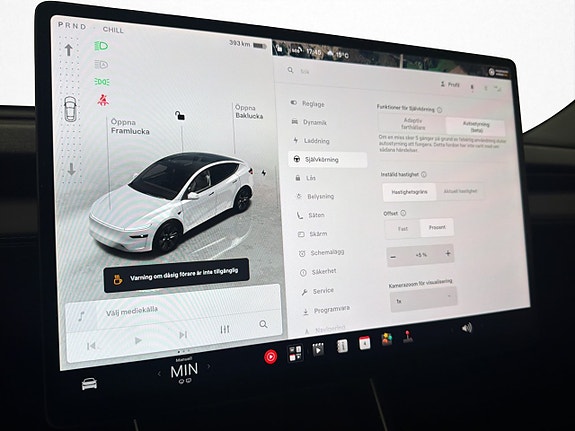 Tesla Model Y 26 of 30