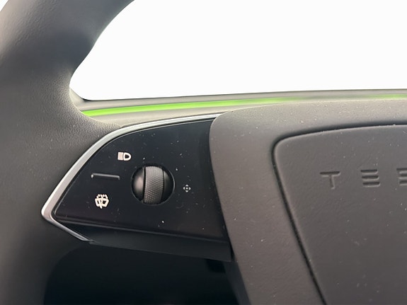 Tesla Model Y 20 of 30