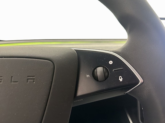 Tesla Model Y 21 of 30