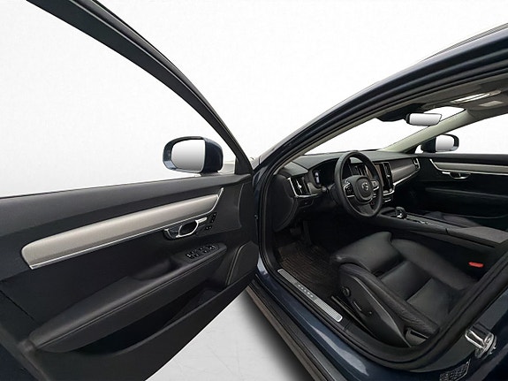 Volvo V90 Cross Country 12 of 30