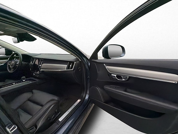 Volvo V90 Cross Country 17 of 30
