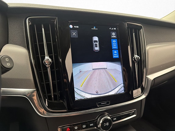 Volvo V90 Cross Country 24 of 30