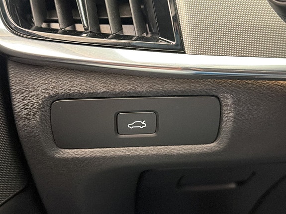 Volvo V90 Cross Country 30 of 30