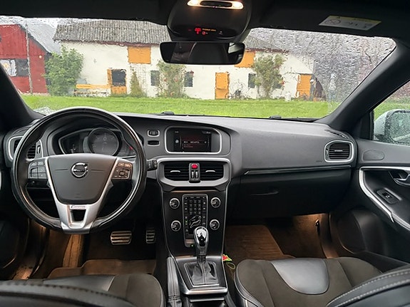 Volvo V40 6 of 7