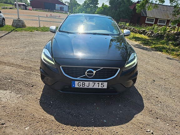 Volvo V40 3 of 7