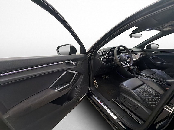 Audi RS Q3 14 of 30