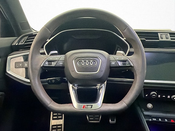 Audi RS Q3 13 of 30