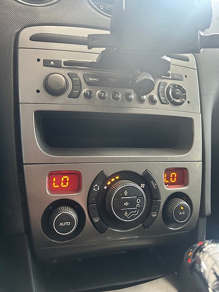 Peugeot 308 SW 16 of 18