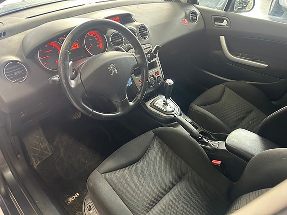 Peugeot 308 SW 9 of 18
