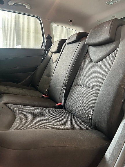 Peugeot 308 SW 14 of 18