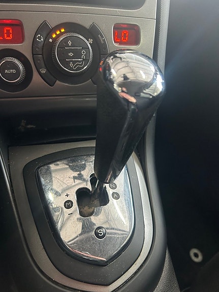 Peugeot 308 SW 18 of 18