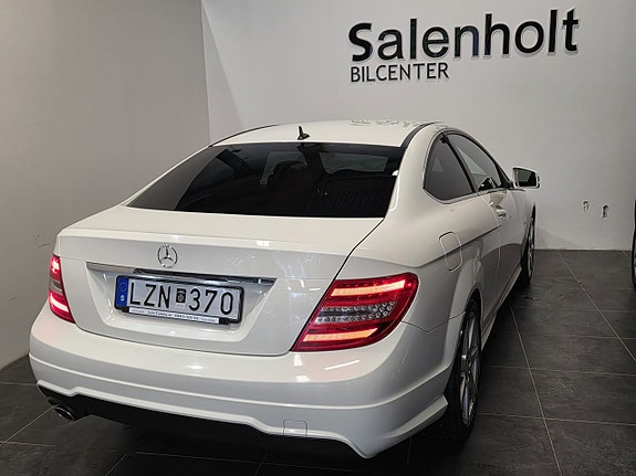 Mercedes-Benz C220 7 of 20