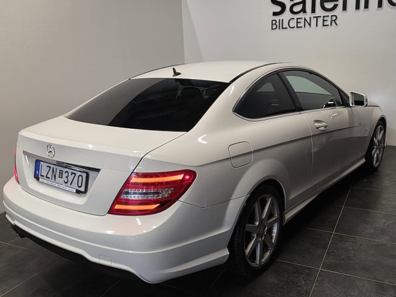 Mercedes-Benz C220 9 of 20