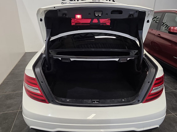 Mercedes-Benz C220 10 of 20