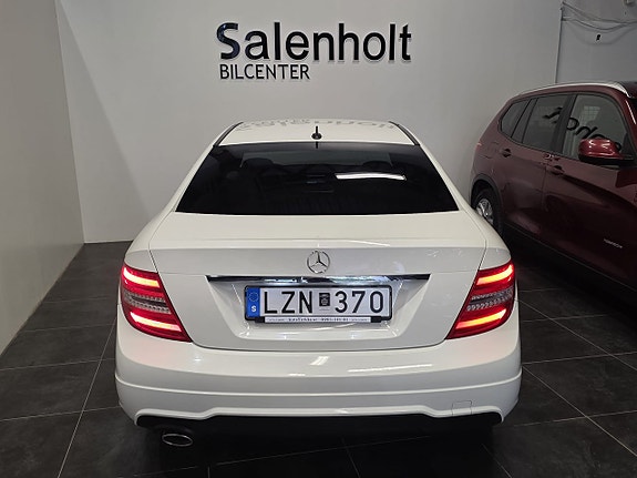 Mercedes-Benz C220 6 of 20