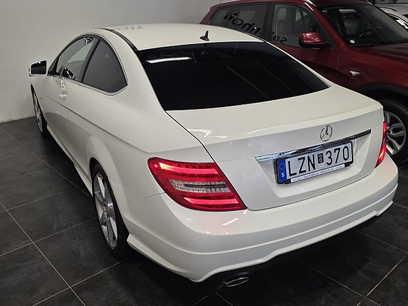 Mercedes-Benz C220 8 of 20