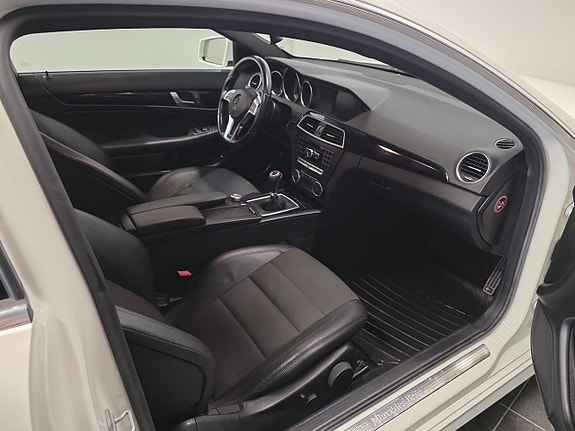 Mercedes-Benz C220 13 of 20