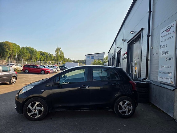 Toyota Yaris 6 of 14