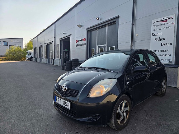 Toyota Yaris 7 of 14