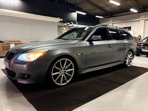 BMW 523i 6 of 12