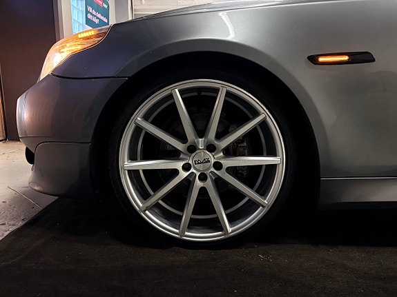 BMW 523i 12 of 12