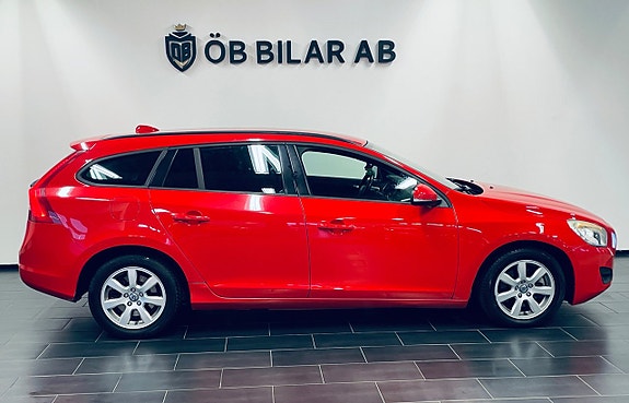 Volvo V60 2 of 10