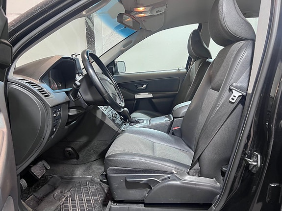 Volvo XC90 12 of 30