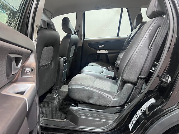 Volvo XC90 14 of 30