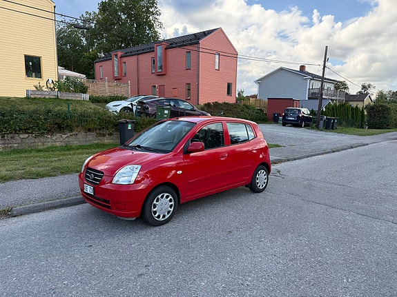 Kia Picanto 2 of 15