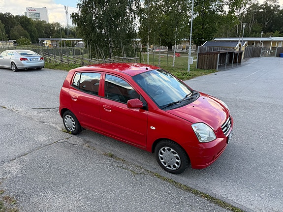 Kia Picanto 3 of 15