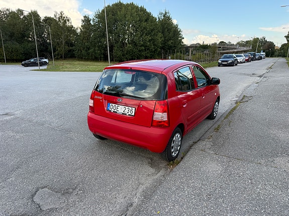 Kia Picanto 13 of 15