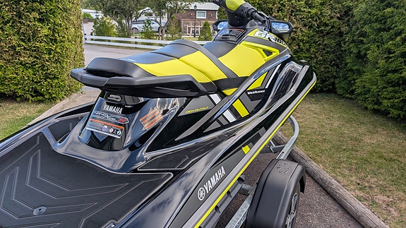 Yamaha  GP1800R 2 of 2