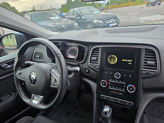 Renault Megane 9 of 13