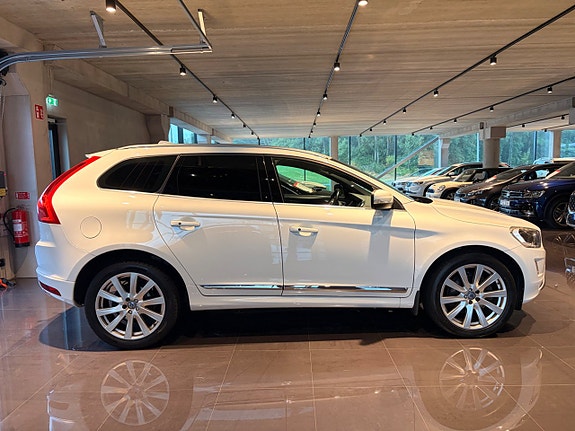 Volvo XC60 9 of 25