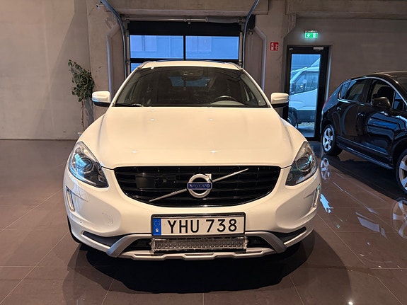 Volvo XC60 8 of 25