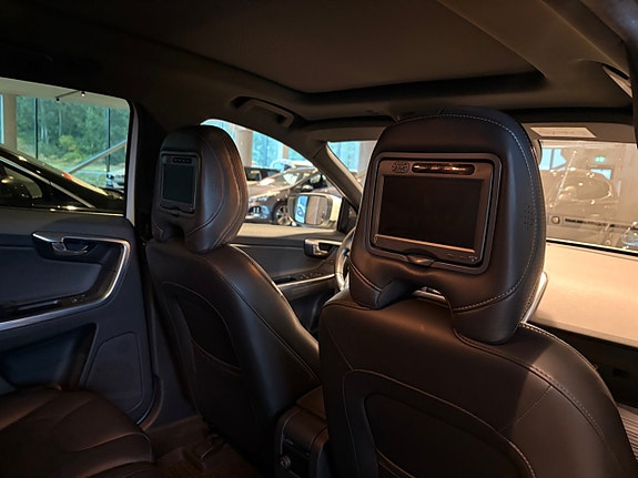 Volvo XC60 17 of 25