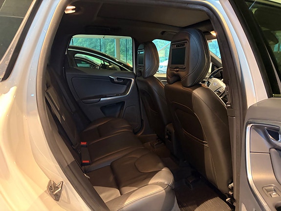 Volvo XC60 16 of 25