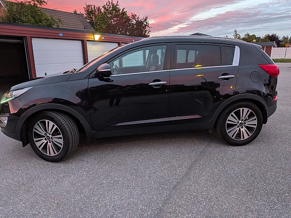 Kia Sportage 2 of 9