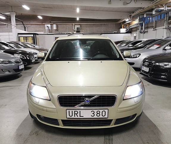 Volvo S40 5 of 16